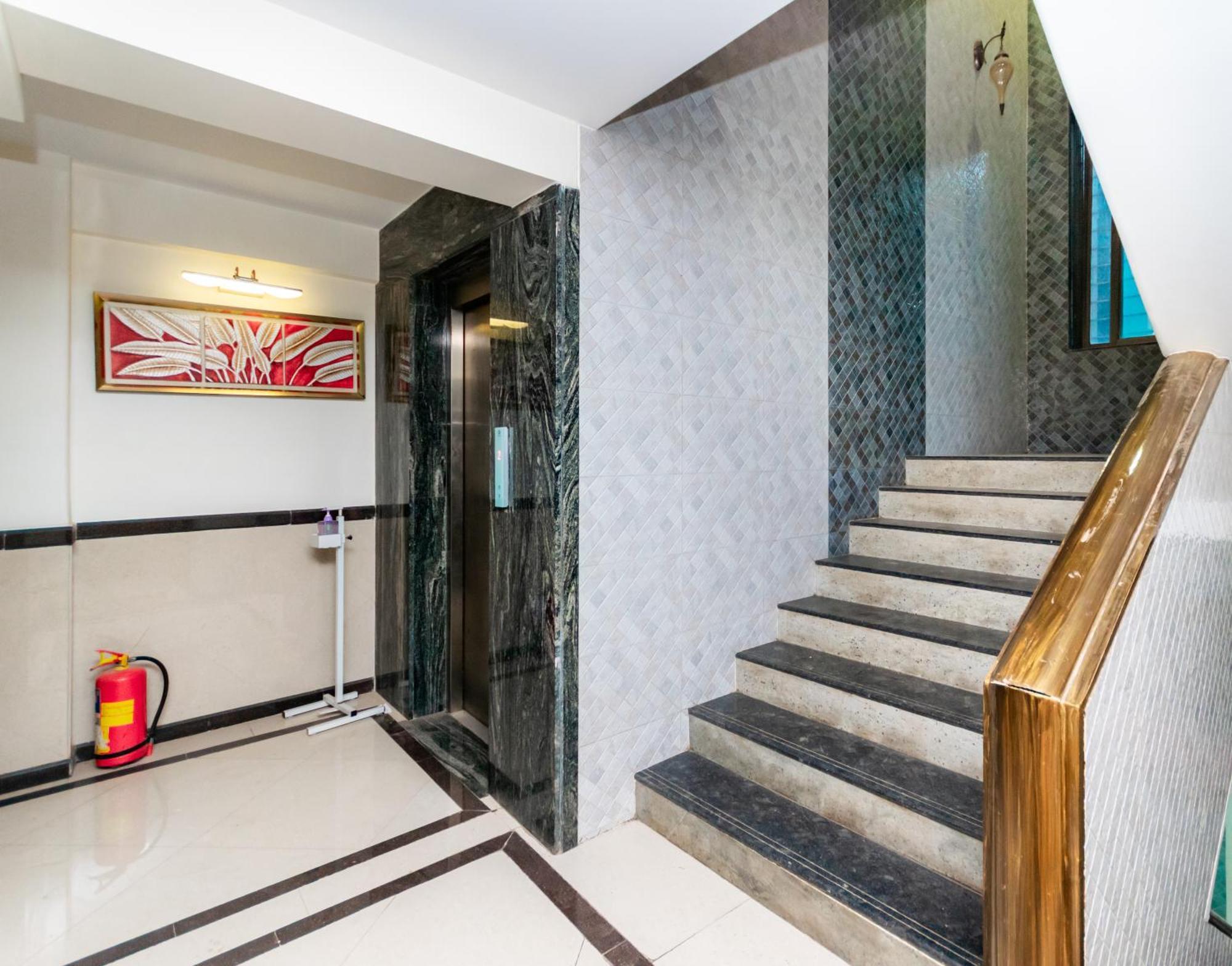 Treebo Laaiba Residency Bombaim Exterior foto